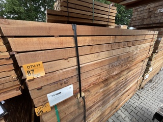 Ca. 52x Massaranduba palen fijnbezaagd, 70x70mm, lengte 275cm